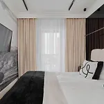Luxurious 13th Floor Beige In With Furnished Balcony By Renters Prestige Apartamento