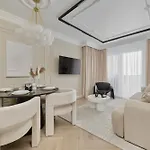 Luxurious 13th Floor Beige In With Furnished Balcony By Renters Prestige Apartamento Breslavia