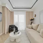 Apartamento Luxurious 13th Floor Beige In With Furnished Balcony By Renters Prestige *