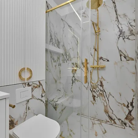 Luxurious 13th Floor Beige In With Furnished Balcony By Renters Prestige Lejlighed *