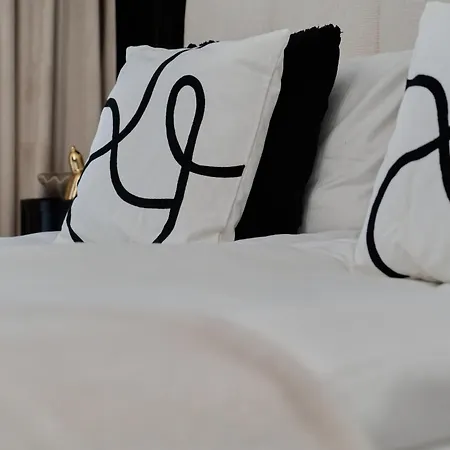 דירה Luxurious 13th Floor Beige In With Furnished Balcony By Renters Prestige