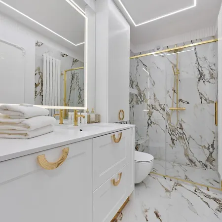 דירה Luxurious 13th Floor Beige In With Furnished Balcony By Renters Prestige *