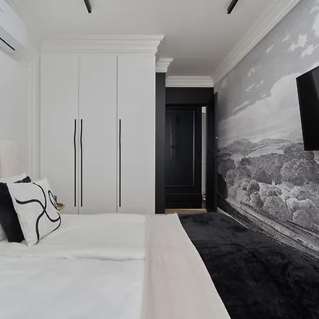 アパート Luxurious 13th Floor Beige In With Furnished Balcony By Renters Prestige