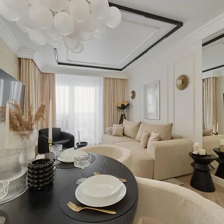 Luxurious 13th Floor Beige In With Furnished Balcony By Renters Prestige ヴロツワフ