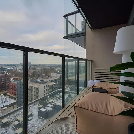 דירה Luxurious 13th Floor Beige In With Furnished Balcony By Renters Prestige *