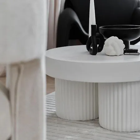 דירה Luxurious 13th Floor Beige In With Furnished Balcony By Renters Prestige