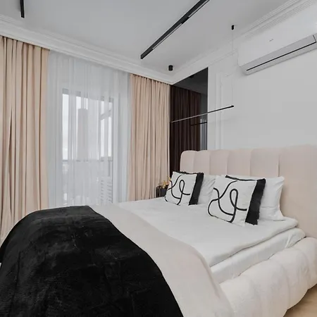 アパート Luxurious 13th Floor Beige In With Furnished Balcony By Renters Prestige ヴロツワフ