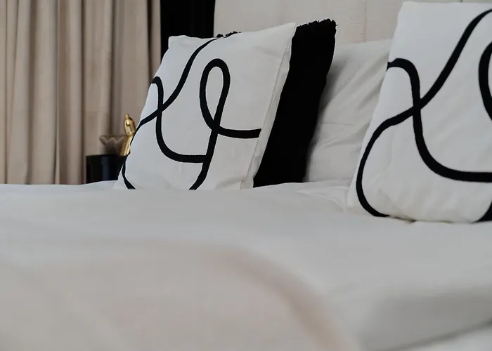 Apartman Luxurious 13th Floor Beige In With Furnished Balcony By Renters Prestige