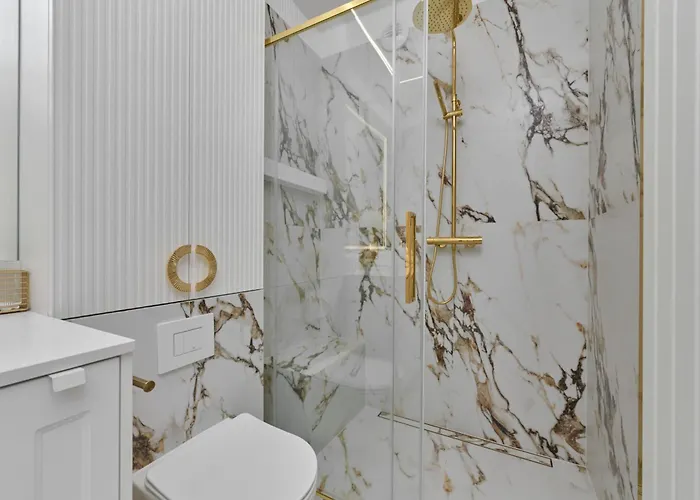 Luxurious 13th Floor Beige In With Furnished Balcony By Renters Prestige شقة *