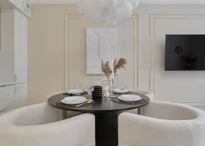 Apartman Luxurious 13th Floor Beige In With Furnished Balcony By Renters Prestige Wrocław